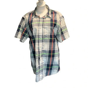 AMERICAN Rag men's medium plaid button down shirt, short sleeve